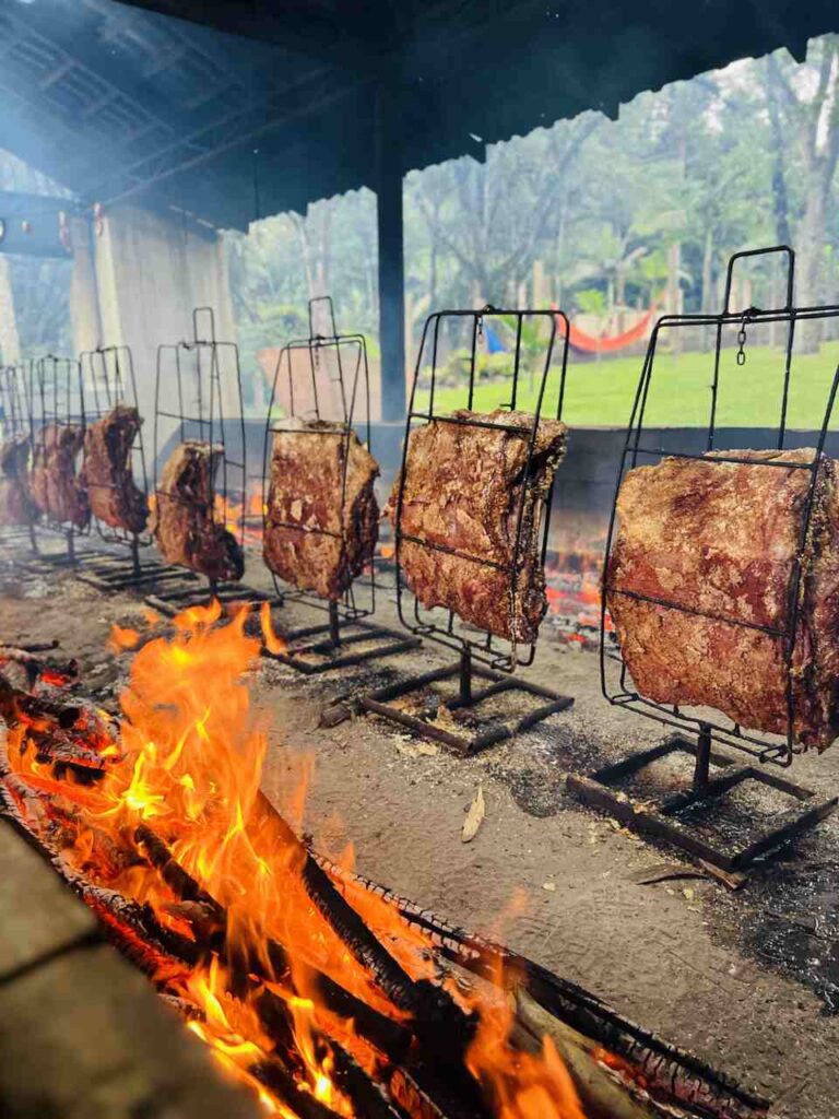 Conheça os segredos da costela premiada da Chácara das Vaquinhas