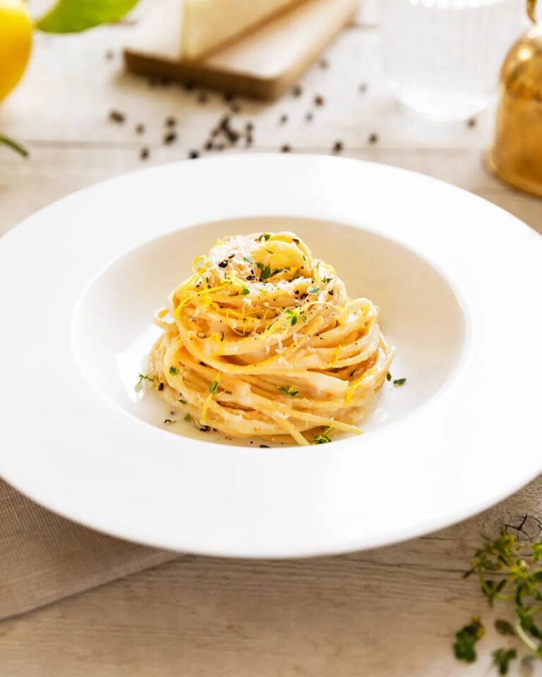 Aprenda a fazer Spaghettini Cacio e Pepe