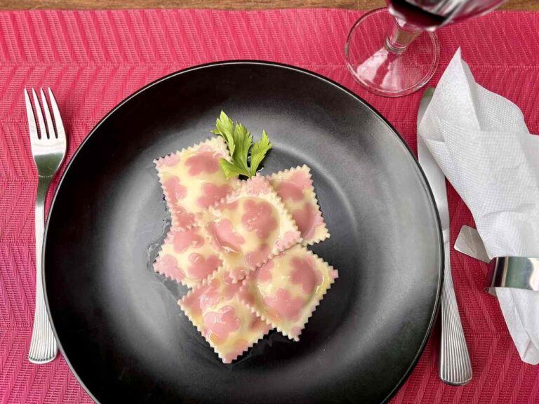 Carmella Pasta Design lança massas especiais para o Outubro Rosa