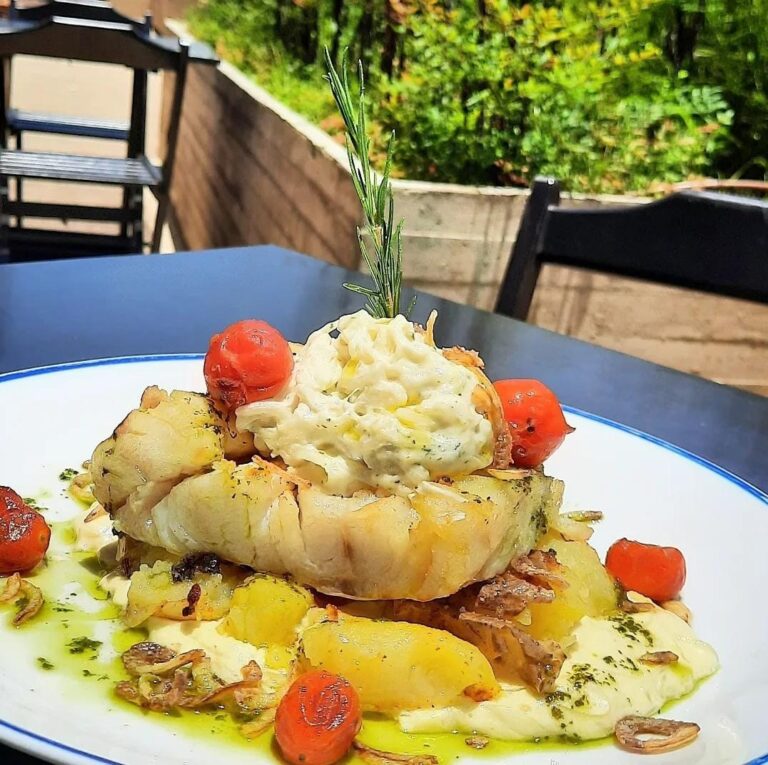 Arrase no Ano Novo com esta receita de Bacalhau Grelhado com Creme de Cebolas