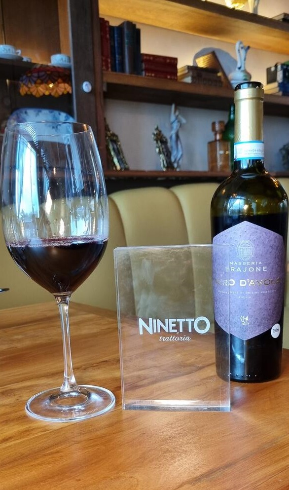 Vinho italiano com opção em taça