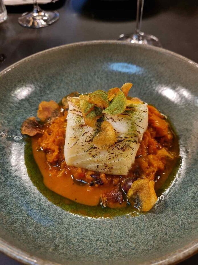 Prato com bacalhau da Noruega (foto Simone Meirelles)