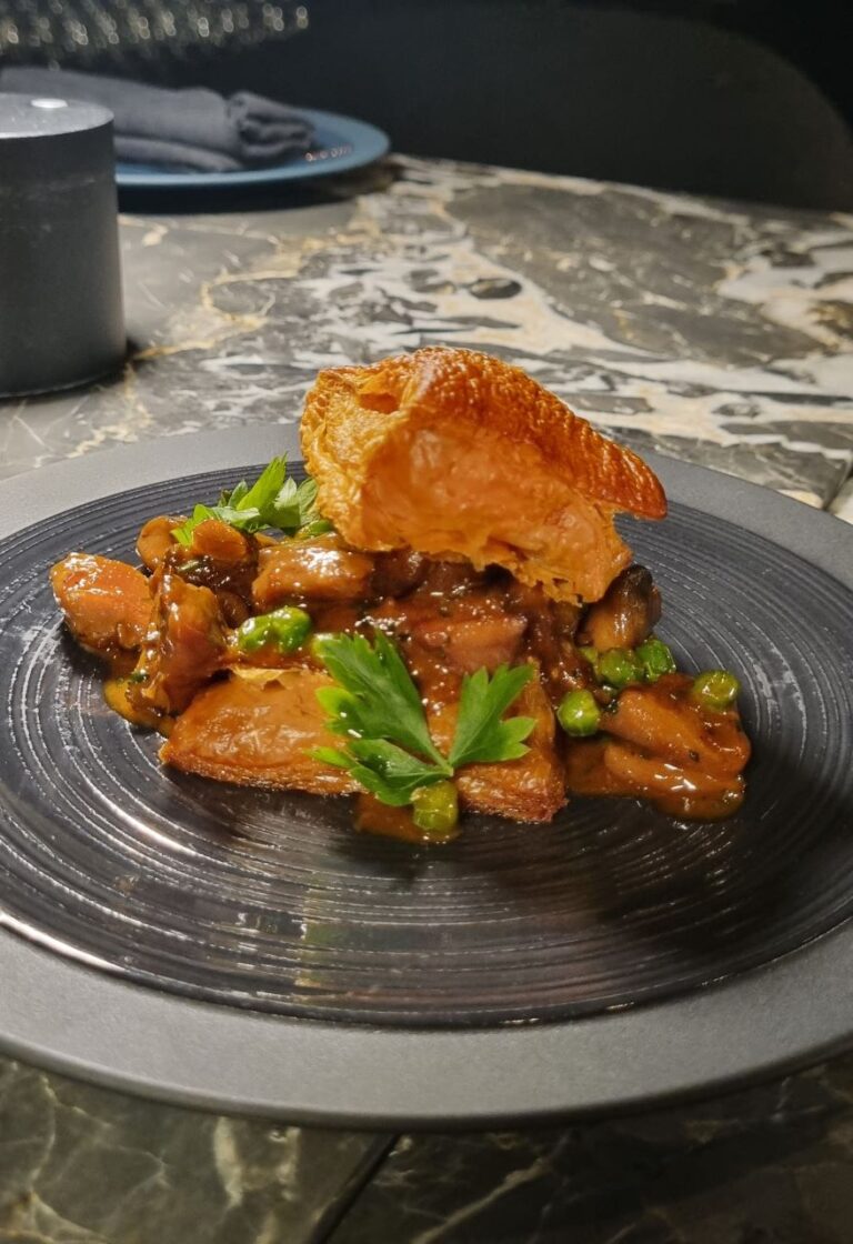 Mil folhas e codorna cremosa do DUQ (fotos SM)