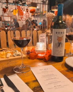 Bares para tomar vinho em Curitiba