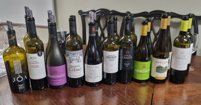 Vinhos portugueses degustados na masterclass (fotos Simone Meirelles_