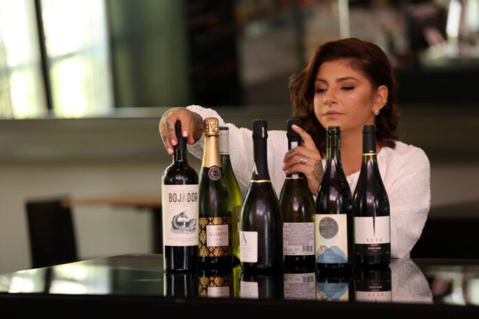 Juli Rodrigues comanda o evento Juli Convida (foto Rafael Graminho)