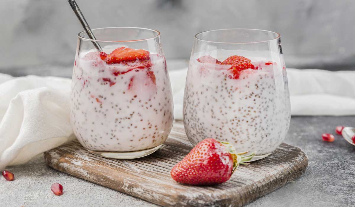 Intestino Feliz: Iogurte natural com chia e morangos