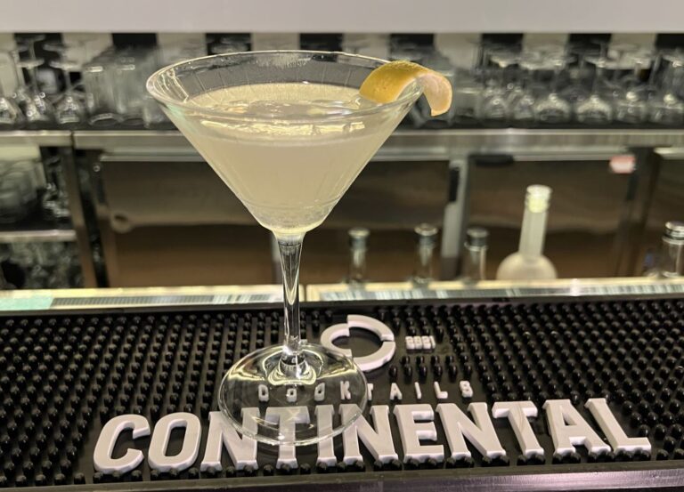 Drink do Continental, eleito um dos melhores bares (foto Larissa Guimarães)