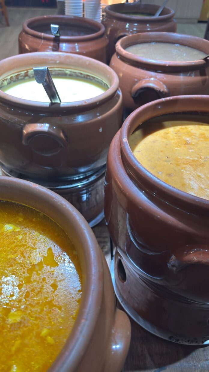 Buffet da Tribo das Frutas (foto Eliane Moreno)