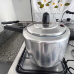 Cozinhar os pés de galinha