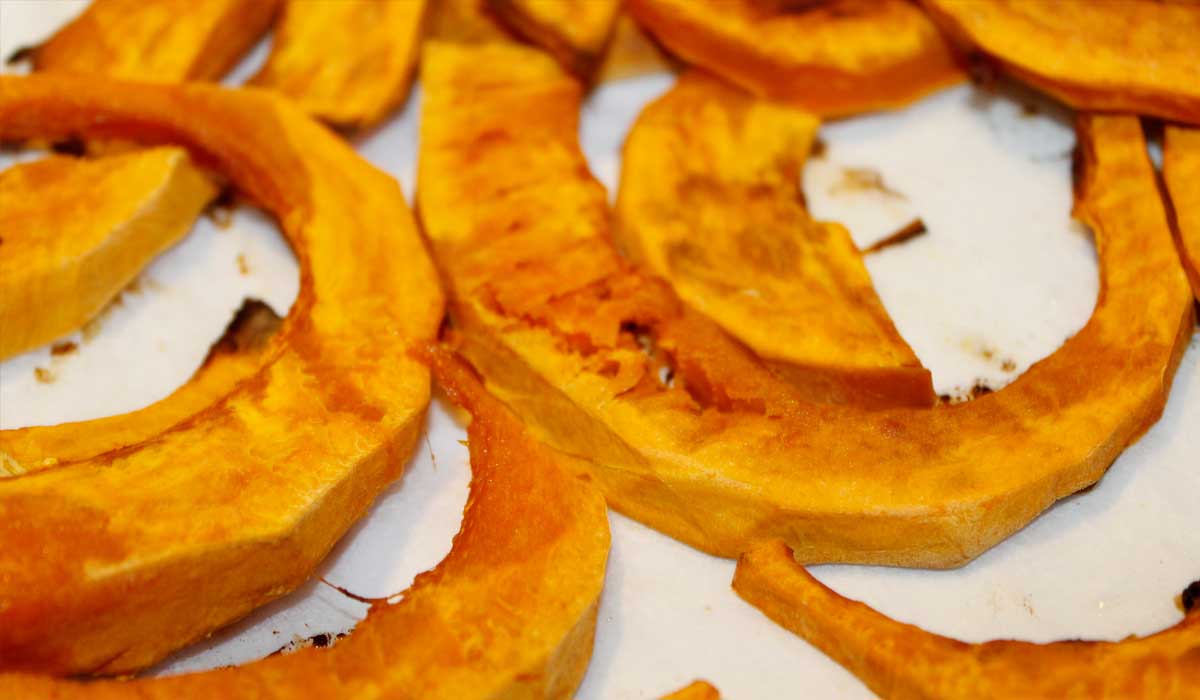 Chips crocantes de abóbora: leves e cheios de sabor.