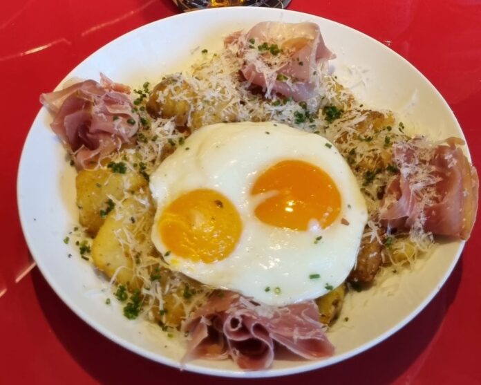 Batatas Madrilenhas do bar Astor (fotos Simone Meirelles)