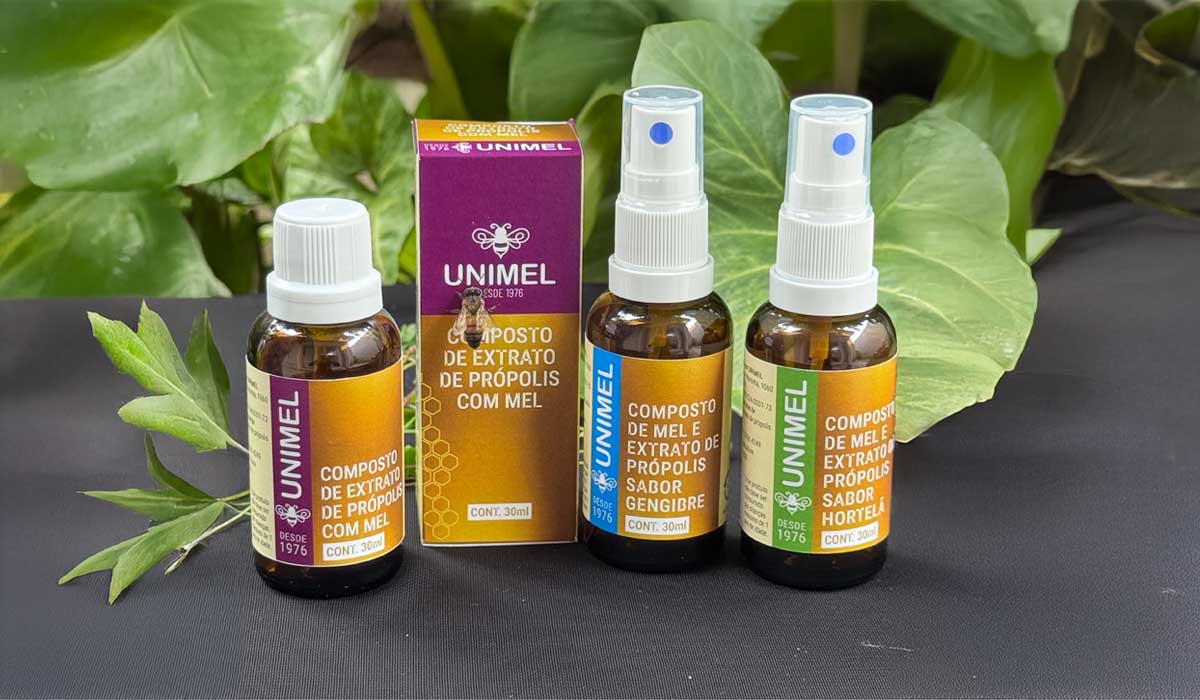 Opção 02: marca na vertical e destaque para nome do produto em fundo dourado