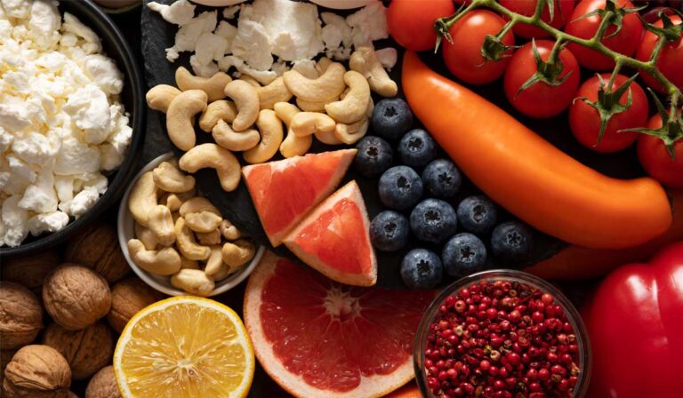 Alimentos para o cérebro: castanhas, frutas vermelhas e outros.