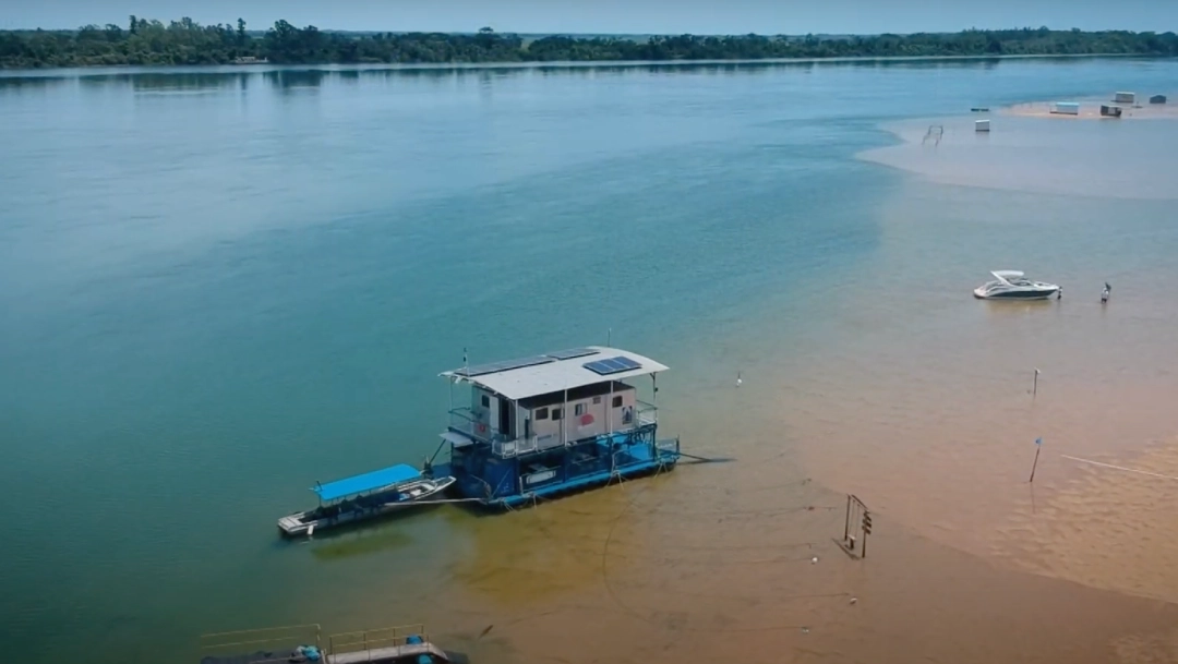 Lanchonete flutuante no Rio Paraná, Porto São José