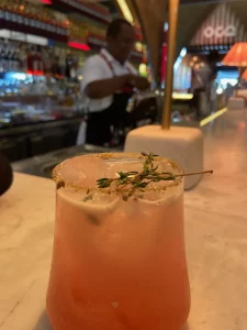 Uns bons drinks no Mercadão de Maringá. Foto: Elaine Nunes