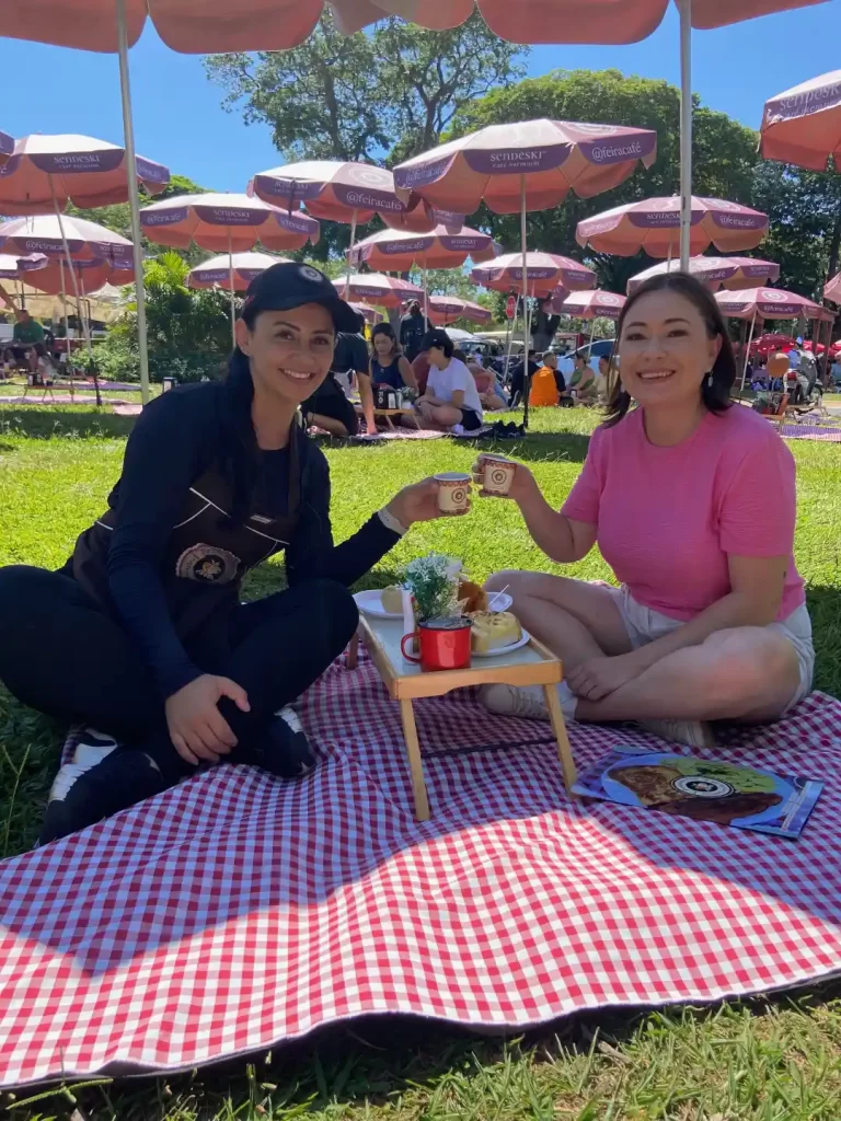 Piquenique na Feira da Catedral, em Maringá. Foto: Silvio Delfim