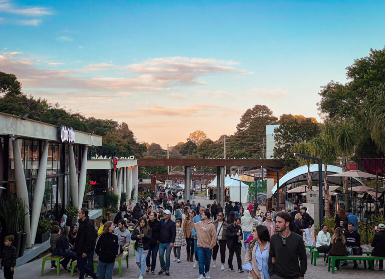 Rua da Música tem Sunset com Open de Vinho e diferentes atrações musicais