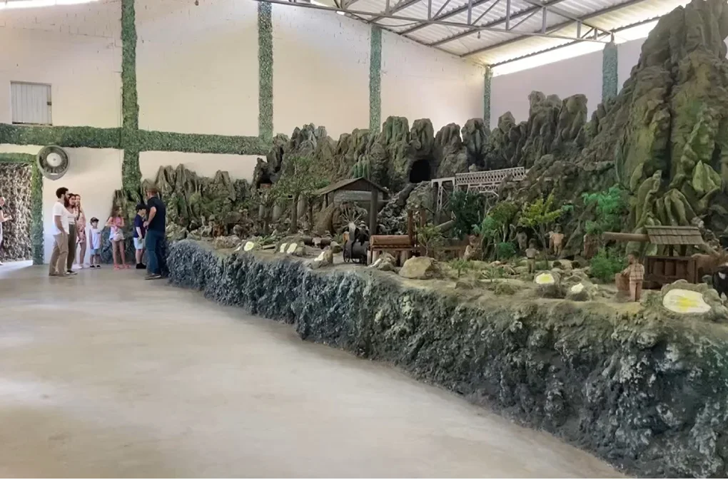 Maquete gigante no Hisgeopar.