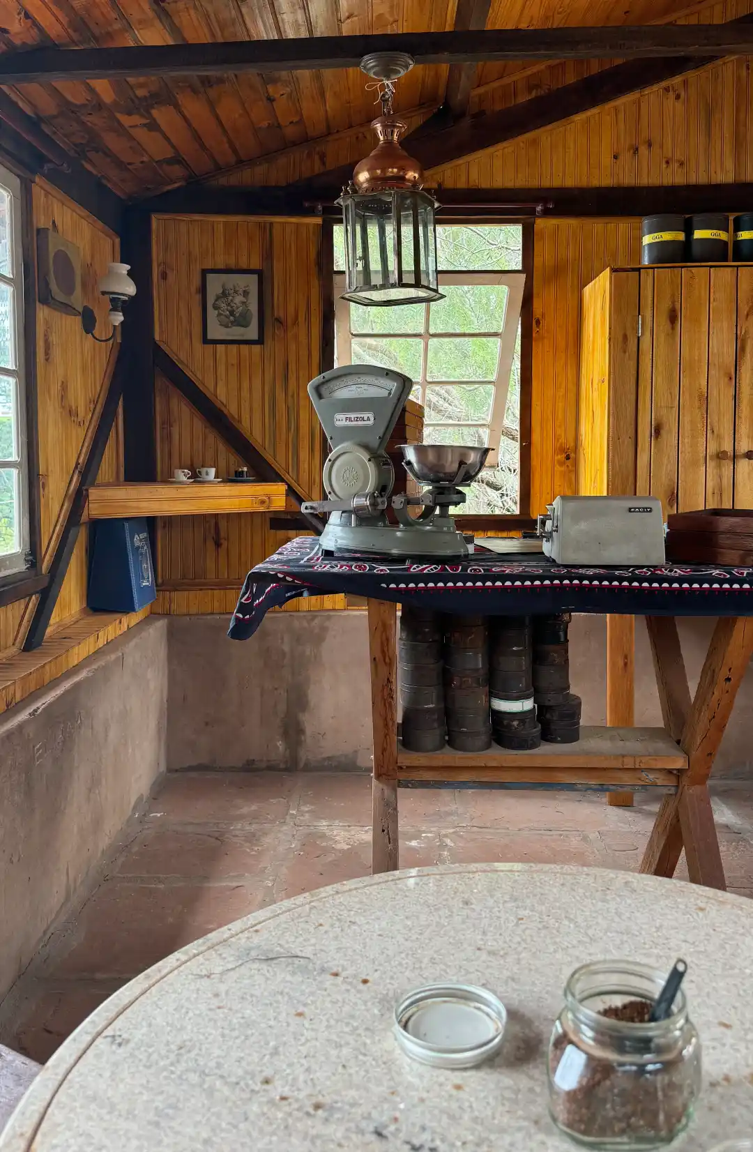 Espaço onde é demonstrada a avaliação do café, na Fazenda Pinhalzinho. Foto: Elaine Nunes