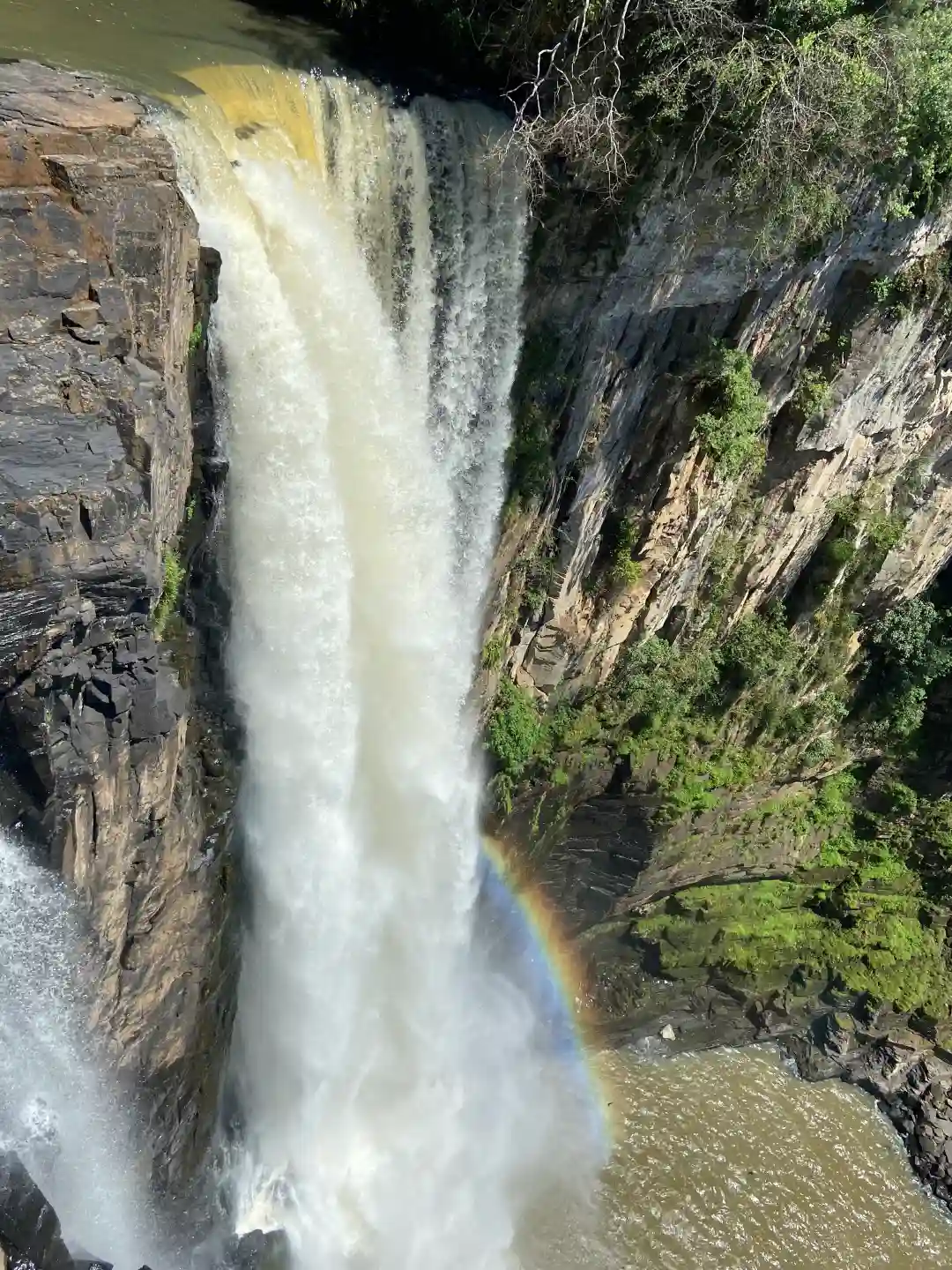 Salto São João, imponente queda d'água e um dos pontos mais visitados de Prudentópolis. Essa vista é do segundo mirante. 