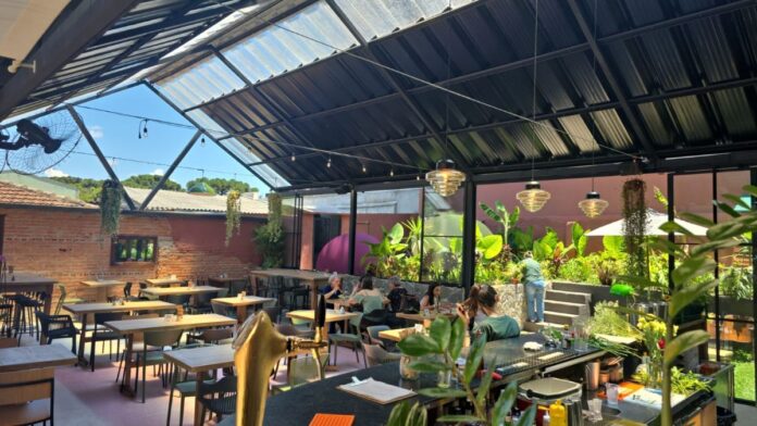 Café bar Floreria (foto Zé Neto)