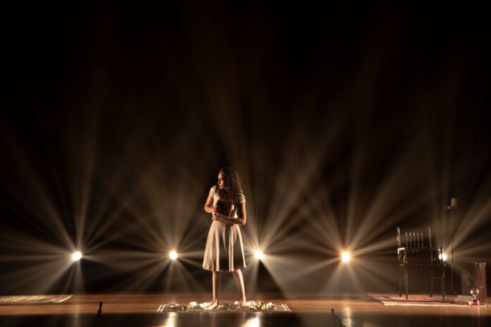 Peça sobre Anne Frank - Foto: Leonardo Talarico