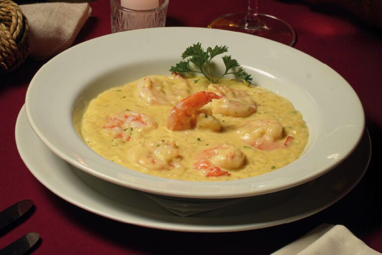 Camarões ao molho champagne do Chalet Suisse (foto Ag. Vulgata)