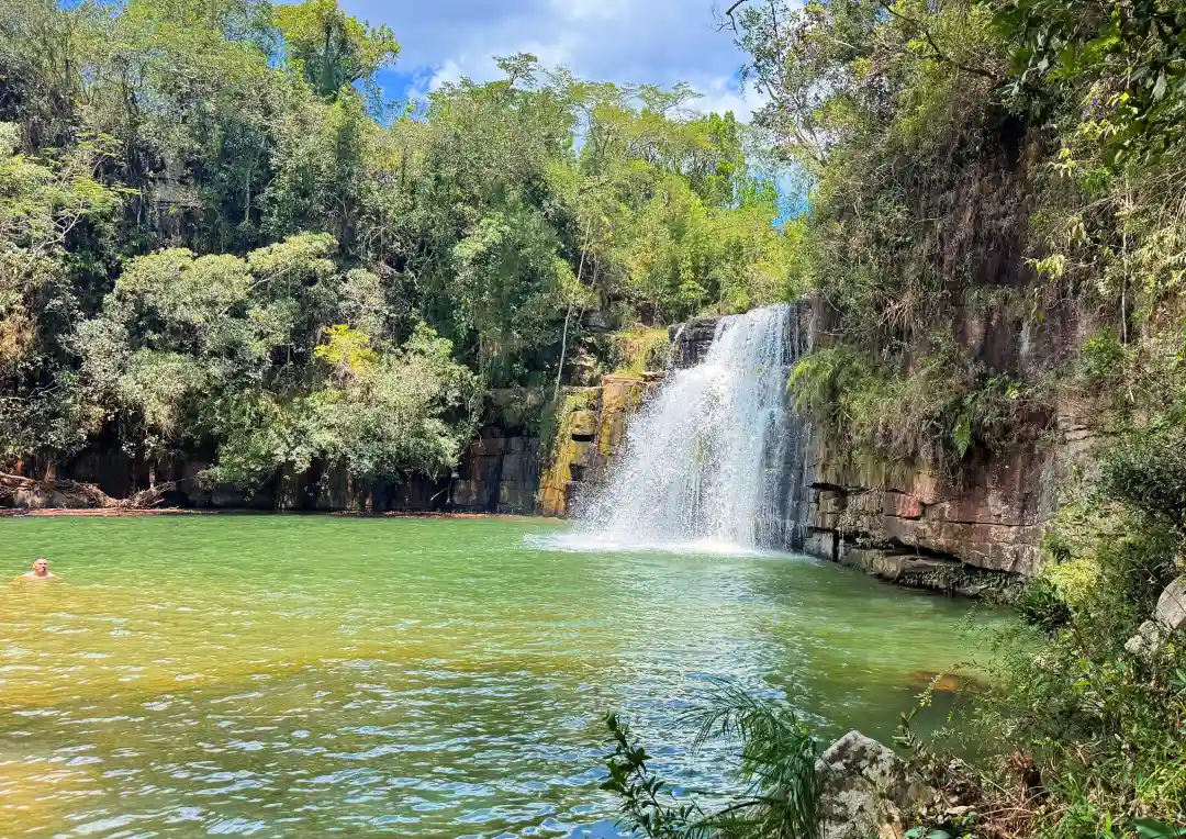 A cachoeira Poço das Margaridas fica dentro da propriedade da Dani, que serve um café delicioso! 