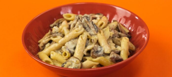 Macarrão com molho de cogumelos (Foto: Horta Filmes)