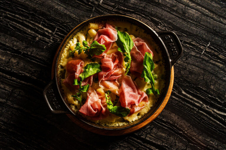 DUQ Gastronomia lança menu de inverno inspirado na culinária italiana e amplia premiada carta de vinhos