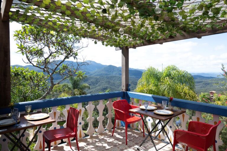 Linda Vista do Restaurante Pimenta Rosa em Lavras Novas (foto André Frade/divulgação)