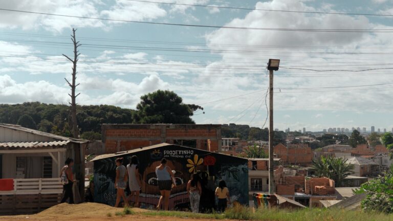 Curta documentário traz a luta de mulheres pela moradia na periferia de Curitiba