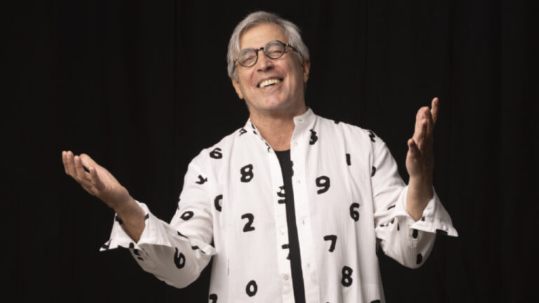 Ivan Lins se apresenta em Curitiba neste sábado (8), véspera do Dia dos Pais