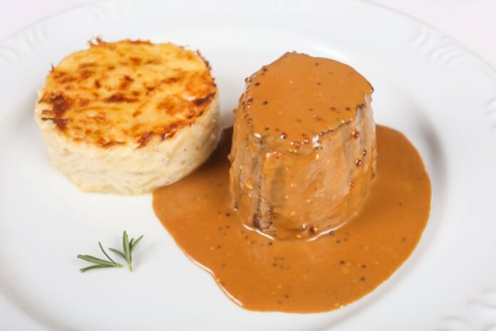 L'Épicerie Mignon ao molho Dijon (foto Rodrigo Pierrot)