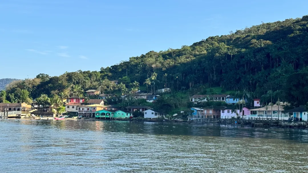 Ilha Eufrasina, vista da Baía de Paranaguá.