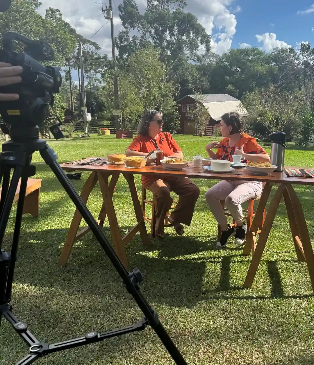 Bate-papo e cafezinho com a Edina Guiden, do Sítio Campina da Casa. Foto: Adalmir Lemos